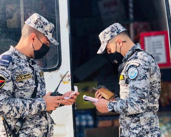 "الضابطة الجمركية" تضبط 10.5 طن مواد منتهية الصلاحية وتتعامل مع 295 قضية خلال آب