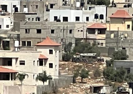 الاحتلال يحاصر منزلا في بلدة كفر دان
