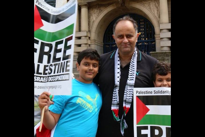 ناشط فلسطيني يجول عدة مدن بريطانية لعرض فليم عن انتهاكات الاحتلال بحق الصيادين