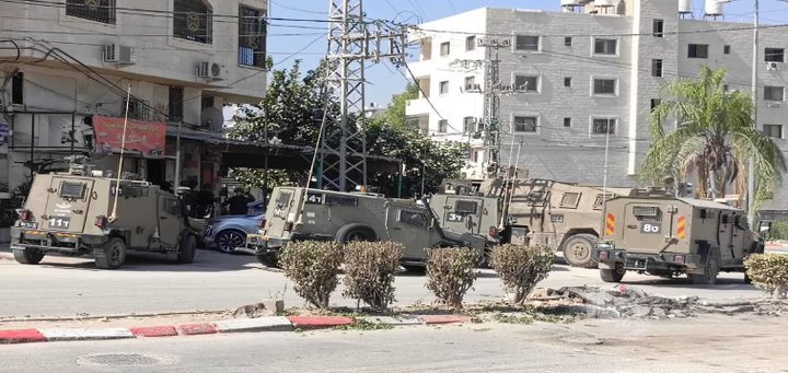 الاحتلال يداهم محال تجارية ومشاتل زراعية في عدة مناطق شمال وشرق القدس
