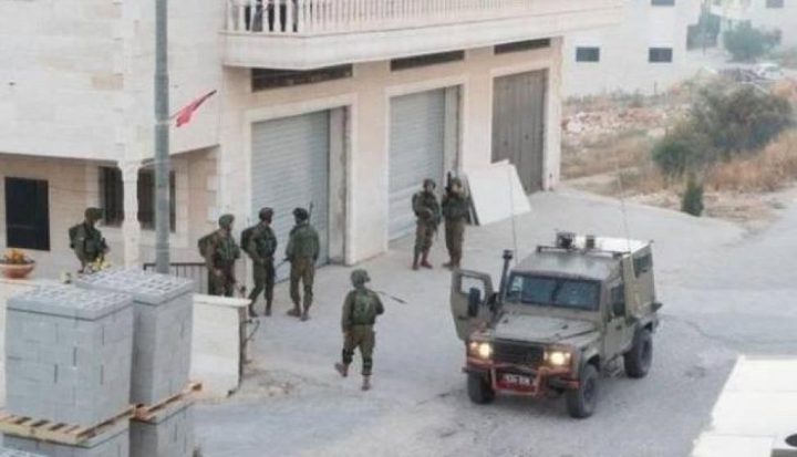 الاحتلال يداهم عددا من المنازل في قرية حوسان
