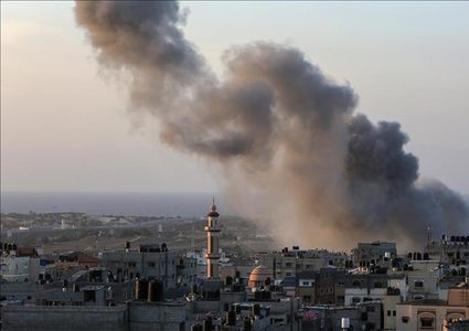 غارات عنيفة على غزة والشمال وقصف متجدد على النصيرات