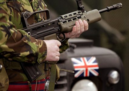 جدل واسع في بريطانيا حول قرار تعليق جزء من مبيعات الأسلحة إلى إسرائيل