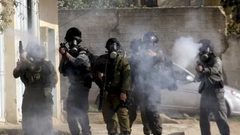 إصابات بالاختناق- الاحتلال يقتحم زعترة شرق بيت لحم