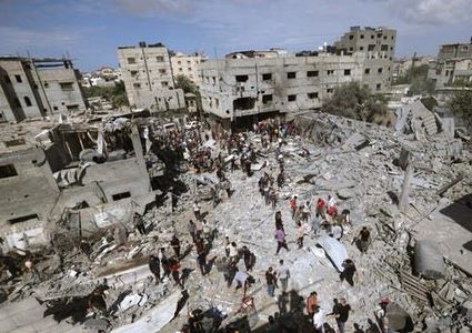 5 شهداء في قصف إسرائيلي استهدف دير البلح وخان يونس