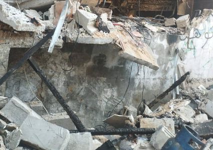 قوات الاحتلال تفجّر منزل المطارد طارق الدوش خلال العدوان على مخيم طولكرم