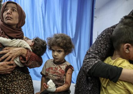 الاحتلال يمنع دخول الفرق الطبية التابعة لحملة التطعيم ضد شلل الأطفال إلى غزة