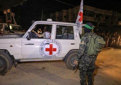 واشنطن تنظر في صفقة احادية للإفراج عن أسرى أمريكيين