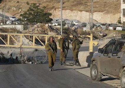 الاحتلال يغلق شارعا رئيسيا شرق رام الله بعد تجمهر للمستوطنين