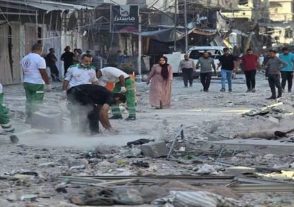 4 شهداء من عائلة واحدة جراء قصف الاحتلال لمخيم جباليا