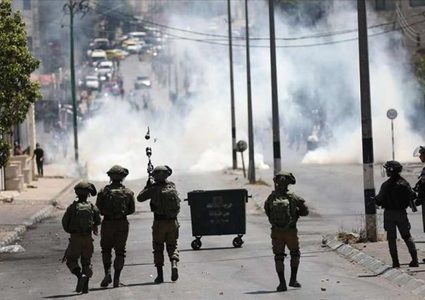 اندلاع مواجهات مع الاحتلال في دورا القرع