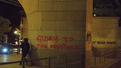 نشطاء يتظاهرون في برلين للمطالبة بوقف جرائم الاحتلال الإسرائيلي في غزة والضفة.