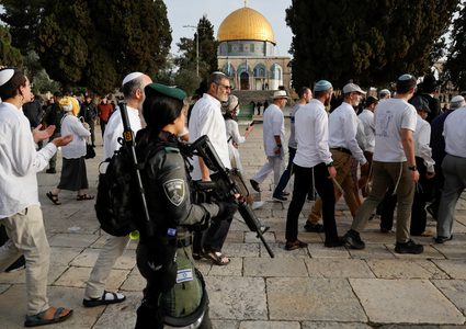 محافظة القدس: انتهاكات الاحتلال ومستوطنيه في القدس مقدمة للتقسيم المكاني للأقصى