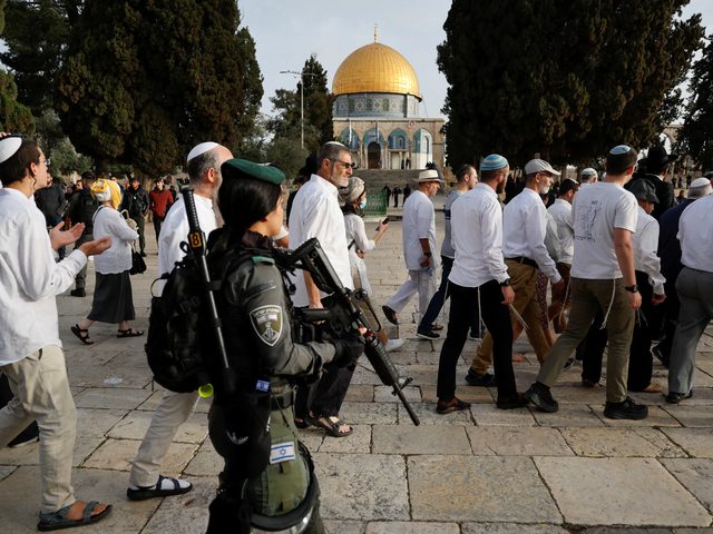 محافظة القدس: انتهاكات الاحتلال ومستوطنيه في القدس مقدمة للتقسيم المكاني للأقصى
