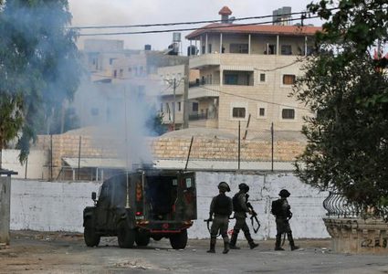 الاحتلال يقتحم قرية دير أبو مشعل ويطالب أسيرا محررا بتسليم نفسه