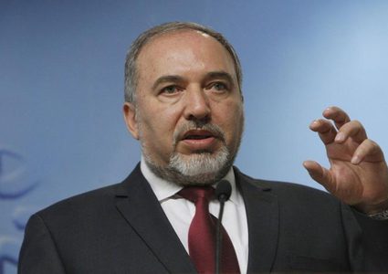 ليبرمان يتوقع توسيع حكومة نتنياهو وإقالة غالانت وهاليفي