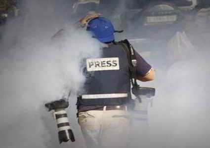 خبراء بالأمم المتحدة يحثون إسرائيل على وقف الهجمات ضد الصحفيين في الضفة