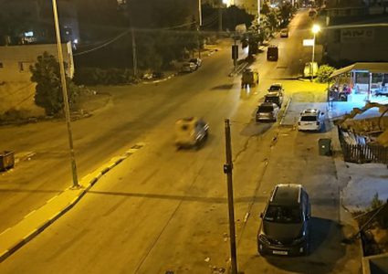 قوة خاصة في جيش الاحتلال تختطف جريحا من مستشفى محمود عباس في حلحول