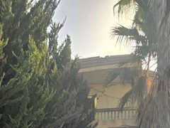 طيران الاحتلال يستهدف فجر اليوم منزلاً في حي العويني في وسط بنت جبيل بلبنان