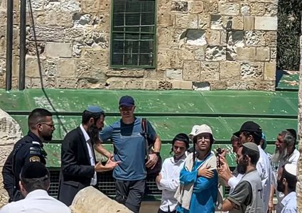 حماس تحذر إسرائيل من المساس بالأقصى