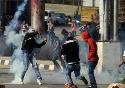 مواجهات مع الاحتلال في قرية الطبقة