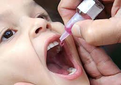 تطعيم ٥٦٠ الف طفل ضد شلل الاطفال في غزة