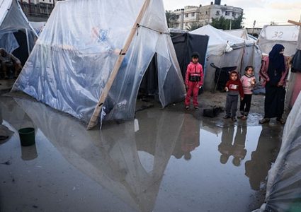 الدفاع المدني يوجه رسالة للنازحين في غزة مع اقتراب المتخفض الجوي