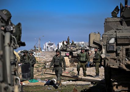 مسؤول إسرائيلي سابق: عالقون وننزف في غزة