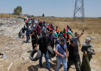 الاحتلال يقمع وقفة منددة بالتوسع الاستعماري في أم صفا شمال رام الله