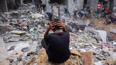 عشرات الشهداء و المصابين في قصف الاحتلال مناطق بالقطاع في اليوم 346 للعدوان