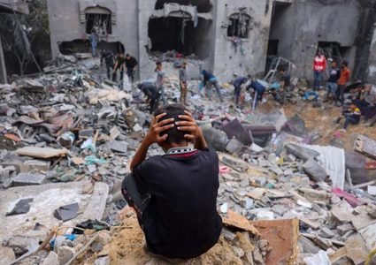 عشرات الشهداء و المصابين في قصف الاحتلال مناطق بالقطاع في اليوم 346 للعدوان