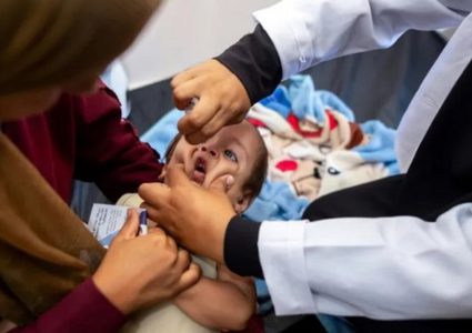 "الأونروا": نواجه تحديا لتزويد أطفال غزة بجرعة ثانية ضد الشلل