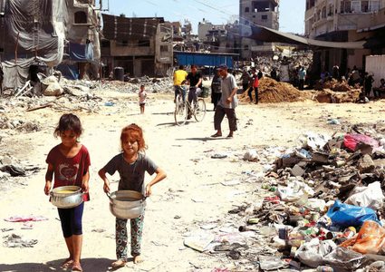 "الأونروا" تحذر من تدهور الأوضاع الصحية بقطاع غزة