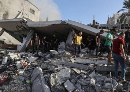 مجزرة في البريج وتواصل القصف جنوب القطاع