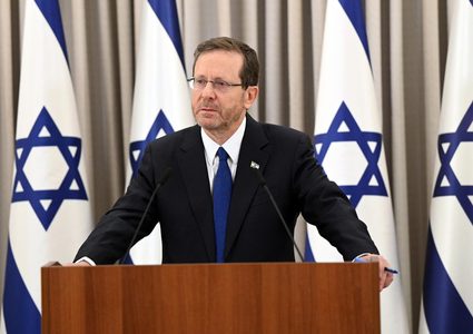الرئيس الإسرائيلي: لا نريد حربا ولكننا نريد إعادة السكان لمنازلهم