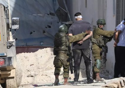 الاحتلال يعتقل ٣ أشقاء من قلقيلية