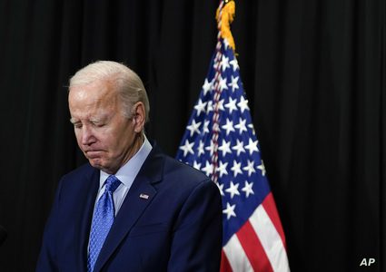 صحيفة "الأوبزرفر": غزة أكبر فشل لبايدن وسياسته تغذي حربًا أوسع