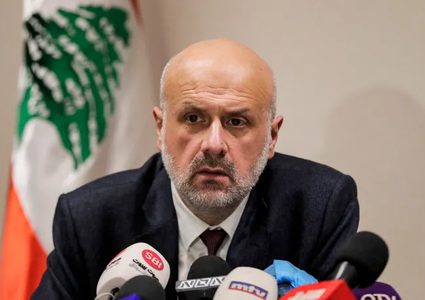 وزير الداخلية اللبناني يعلن فتح المدارس كمراكز لإيواء النازحين