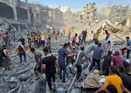 استشهاد أربعة أطفال ووالدتهم في قصف للاحتلال استهدف منزلا بدير البلح