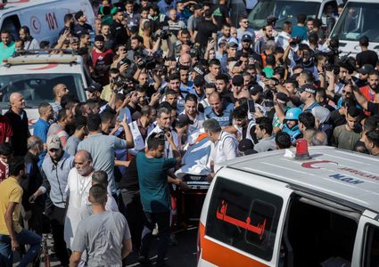 مقررة أممية تدعو إلى حماية العاملين في مجال الرعاية الصحية