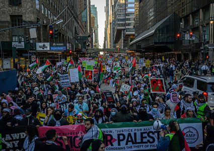 الآلاف يتظاهرون في نيويورك للمطالبة بوقف العدوان الإسرائيلي على فلسطين ولبنان