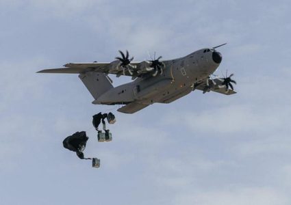 الاردن تنفذ إنزالا جويا لمساعدات إنسانية جنوب قطاع غزة