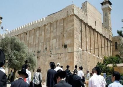 الاحتلال يمنع أذان الفجر في الحرم الابراهيمي لليوم الـ16