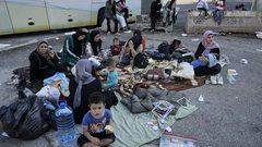 الحكومة اللبنانية تعلن نزوح مليون مواطن عن الجنوب
