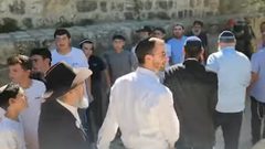 المستوطنون يحتفلون في الأقصى لاستشهاد نصر الله