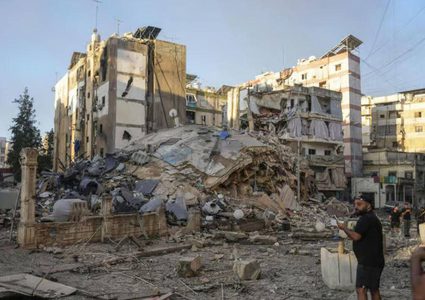 آثار الدمار الكبير الذي خلفه قصف الاحتلال في الضاحية الجنوبية لبيروت