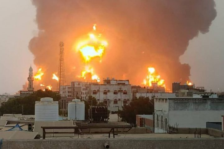 غارات امريكية بريطانية على الحديدة في اليمن