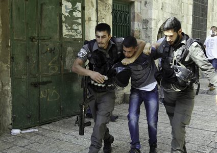الاحتلال يعتقل 25 مواطنا من الضفة