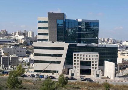 الخارجية ترحب بتصريحات الرئيس الفرنسي الداعية إلى وقف تصدير الأسلحة لإسرائيل