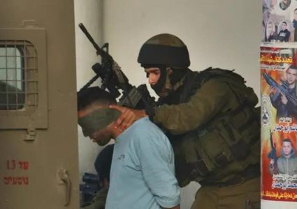 الاحتلال يعتقل 12 مواطناً من مناطق متفرقة بالضفة الغربية